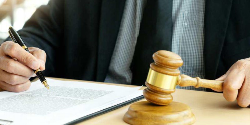 LEGISLAÇÃO DE LICITAÇÕES NO BRASIL LEGISLAÇÃO DE LICITAÇÕES NO BRASIL